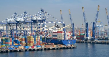 A container terminal at a port in Istanbul, Türkiye, Oct. 3, 2016. (Shutterstock Photo)