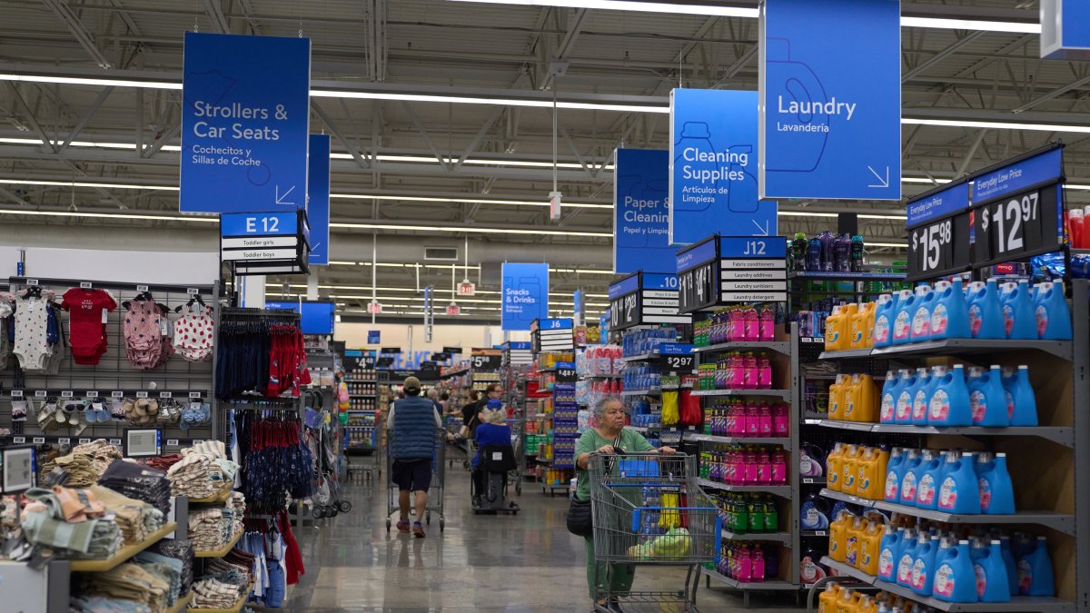 People shop at a Walmart store in Los Angeles, California, U.S., May 14, 2025. (EPA Photo)