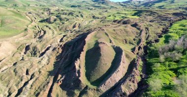 The Durupinar Noah’s ark site in the mountains of Ağrı, eastern Türkiye. (Courtesy of Noah&#039;s Ark Scan)