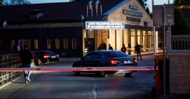 Vehicles arrive at the Turkish Presidency&#039;s Dolmabahçe working office, where Russia and Ukraine direct talks might happen in Istanbul, Türkiye, May 15, 2025. (Reuters Photo)