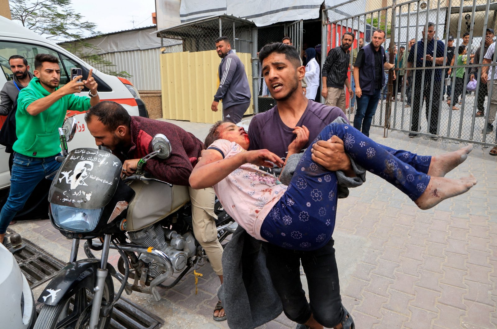 Israel mounts Gaza massacre as airstrikes kill 94 more Palestinians | Daily  Sabah