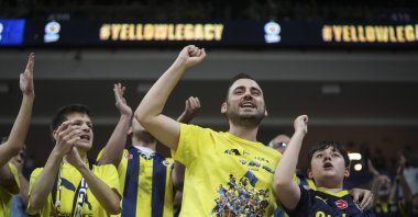 Fenerbahçe Beko fans cheer during their team&#039;s Türkiye Sigorta Süper Lig match against Galatasaray at Ülker Sports Complex, Istanbul, Türkiye, May 17, 2025. (AA Photo)