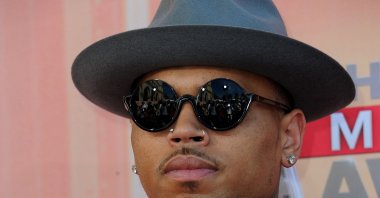 Singer Chris Brown arrives on the red carpet for the iHeartRadio Music Awards held at the Shrine Auditorium in Los Angeles, California, U.S., March 29, 2015. (AFP Photo)