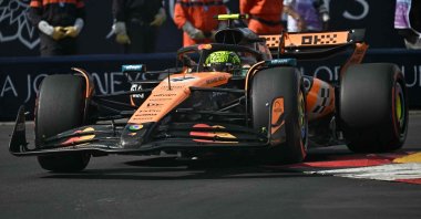 McLaren&#039;s British driver Lando Norris drives during qualifying for the Formula One Monaco Grand Prix at the Circuit de Monaco, May 24, 2025. (AFP Photo)