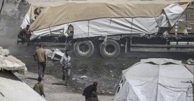 A humanitarian aid truck drives along Al Rashid road into Gaza City, Palestine, May 25, 2025. (EPA Photo)