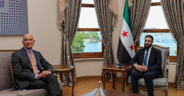 Syrian President Ahmed al-Sharaa (R) and U.S. Ambassador to Türkiye Thomas J. Barrack during their meeting, Istanbul, Türkiye, May 24, 2025. (EPA Photo)