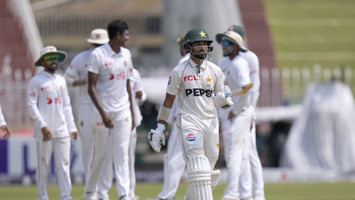 Pakistan&#039;s Saud Shakeel reacts as he walks off the field after his dismissal during the fourth day of the second test cricket match between Pakistan and Bangladesh, Rawalpindi, Pakistan, Sept. 2, 2024. (AP Photo)