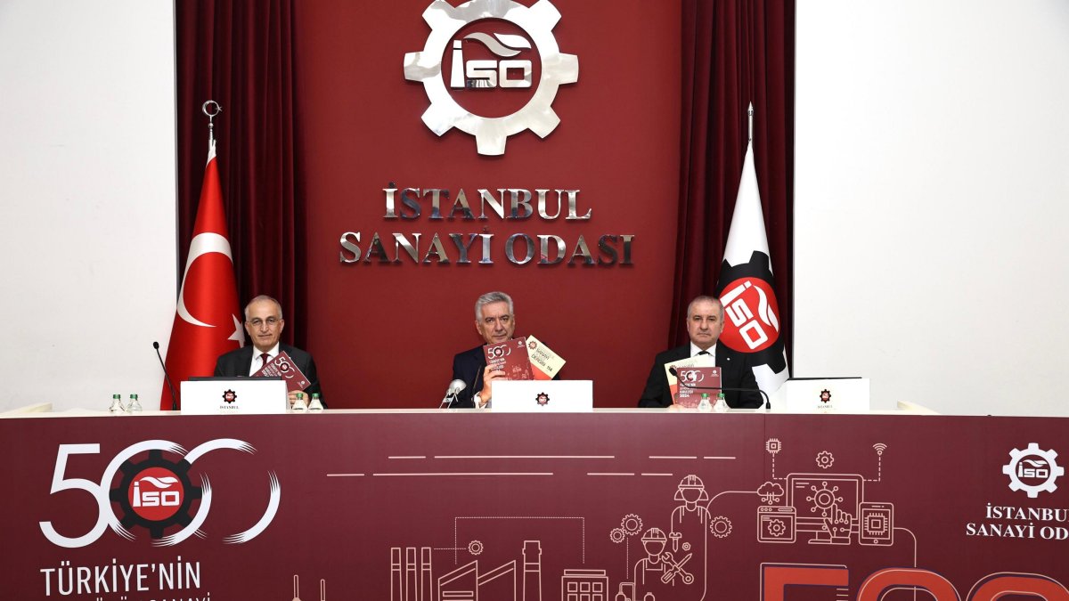 Erdal Bahçıvan, Chairperson of the Board of Directors of Istanbul Chamber of Industry (C) delivers a speech at the news conference held to announce the "Top 500 Industrial Enterprises" list, Istanbul, Türkiye, May 27, 2025. (AA Photo)