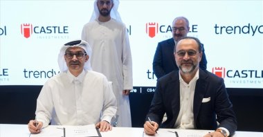 CEO of Castle Investments, Tarek Al Ashram (L), and Trendyol Group President Çağlayan Çetin during a signing ceremony for the Ankara data center, Dubai, United Arab Emirates (UAE), May 27, 2025. (AA Photo)