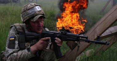 A Ukrainian serviceman attends a military drill near a frontline in Zaporizhzhia region, Ukraine, May 26, 2025. (Reuters Photo)