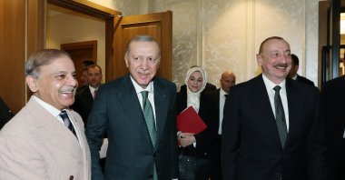President Recep Tayyip Erdoğan, Pakistan&#039;s Prime Minister Shahbaz Sharif (L) and Azerbaijan&#039;s President Ilham Aliyev (R) arrive for the summit in Lachin, Azerbaijan, May 28, 2025. (DHA Photo)