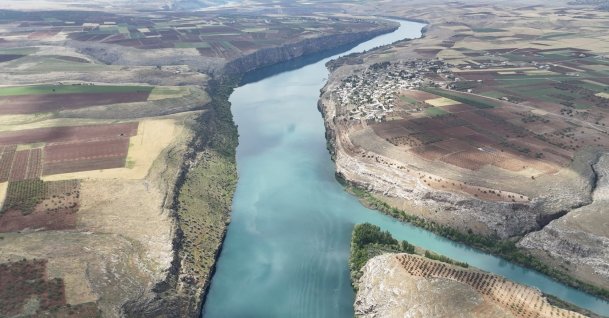 An aerial view of the Kızilin Canyon, located on the banks of the Euphrates River in the Besni district of Adıyaman, Türkiye, May 27, 2025. (AA Photo)