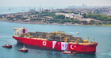 Türkiye&#039;s first floating natural gas production platform, Osman Gazi, passes close to Sarayburnu, Istanbul, Türkiye, May 29, 2025. (AA Photo)