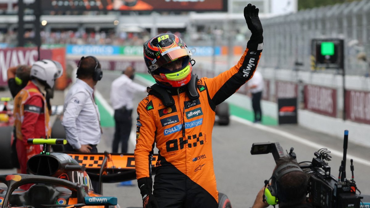 McLaren&#039;s Australian driver Oscar Piastri celebrates pole position after the qualification session during the Spanish Formula One Grand Prix at the Circuit de Catalunya, Barcelona, Spain, May 31, 2025. (AFP Photo)