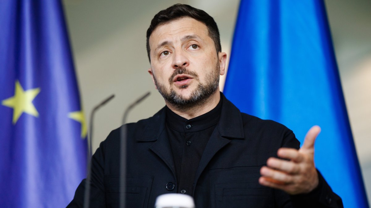 Ukrainian President Volodymyr Zelenskyy gestures as he speaks during a joint press conference with German Chancellor Friedrich Merz at the Chancellery, Berlin, Germany, May 28, 2025. (EPA Photo)
