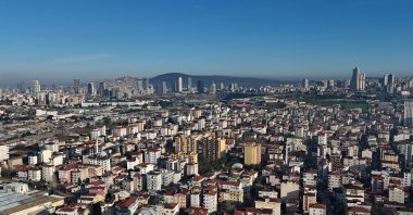 Aerial view of densely built residential areas emphasizing the need for earthquake-resistant buildings, Istanbul, Türkiye, March 17, 2024. (Shutterstock Photo)