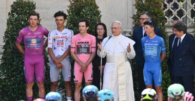 Pope Leo XIV (C) delivers a speech during the 21st and last stage of the 108th Giro d&#039;Italia cycling race of 143 km from Rome to Rome, Vatican City, June 1, 2025. (AFP Photo)