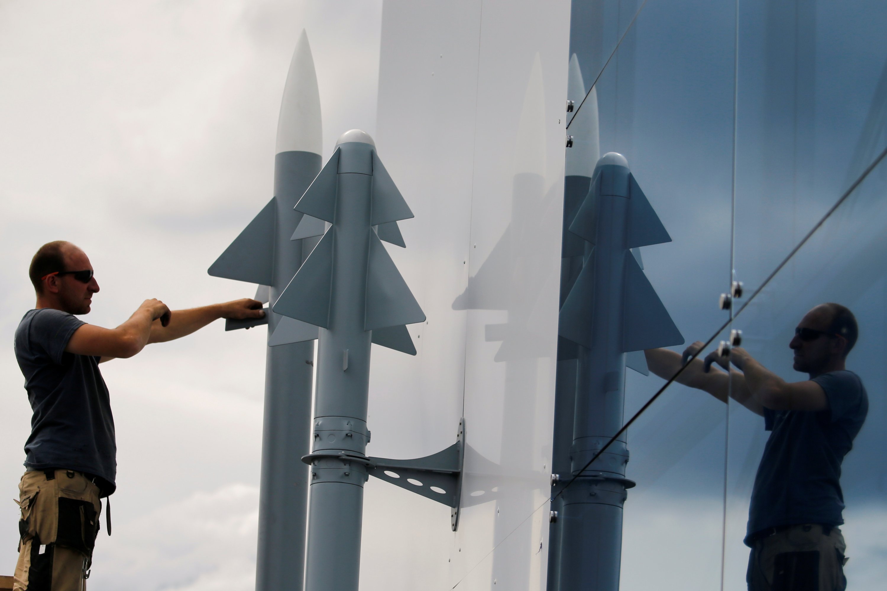 Spain halts Israeli missile deal, plans to sever defense ties over Gaza
