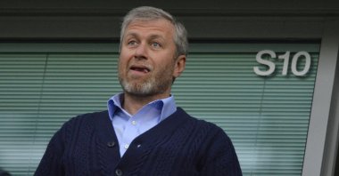 Roman Abramovich arrives for the Champions League semifinal second leg match between Chelsea and Atletico Madrid at Stamford Bridge, London, U.K., April 30, 2014. (Reuters Photo)