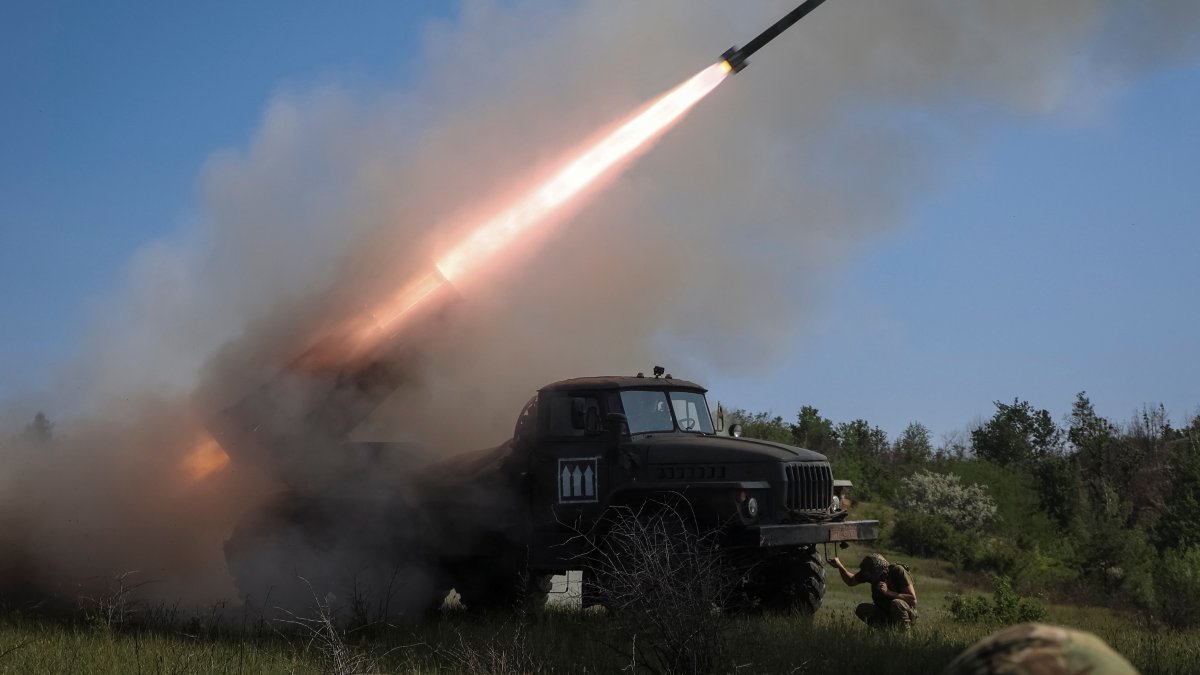 Servicemen of the Ukrainian Armed Forces fire a BM-21 Grad multiple rocket launch system toward Russian troops, Donetsk region, Ukraine, June 3, 2025. (Reuters Photo)