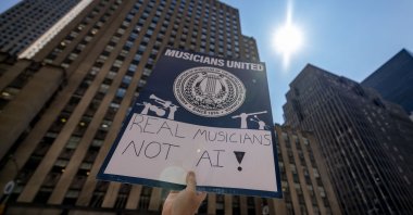 The American Federation of Musicians (AFM), a union representing over 70,000 musicians across the entertainment industry, rallies outside of Rockefeller Center as negotiations begin for a new contract with the Alliance of Motion Picture and Television Producers (AMPTP), New York City, U.S., Sept. 4, 2024. (Reuters Photo)