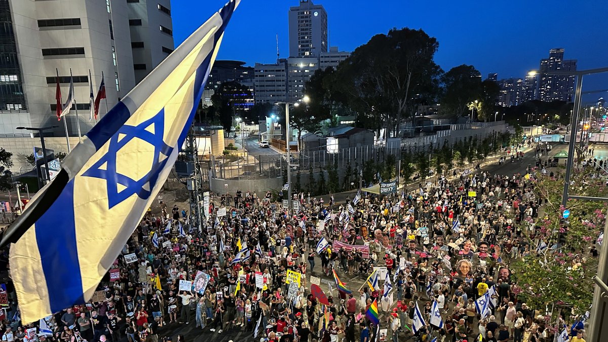Demonstrators take part in a protest against Israeli Prime Minister Benjamin Netanyahu&#039;s government and to demand the release of Israeli captives in Gaza, Tel Aviv, Israel, May 31, 2025. (Reuters Photo)