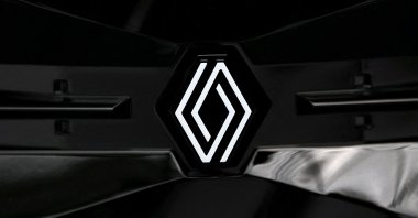 The logo of Renault is seen on a car displayed at the ChangeNOW 2025 summit at the Grand Palais, Paris, France, April 25, 2025. (Reuters Photo)