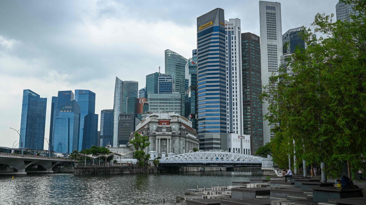 A general view of the financial district of Raffles Place, Singapore, May 22, 2025. (AFP Photo)