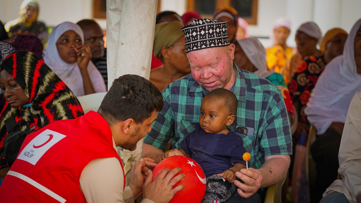 Turkish Red Crescent (Kızılay) teams deliver Eid al-Adha meat donations to people in need as part of their global aid efforts during the holiday, Tanzania, East Africa, June 9, 2025. (AA Photo)