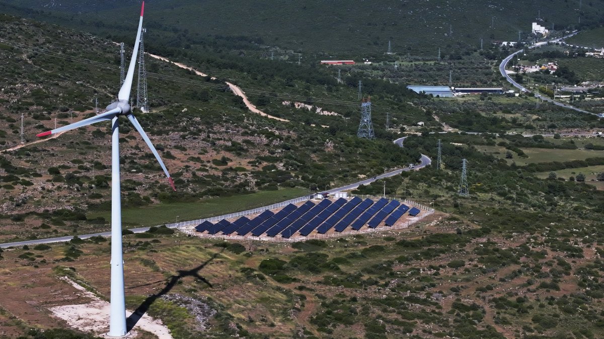 Türkiye's ruling party submits bill to speed up renewable investments