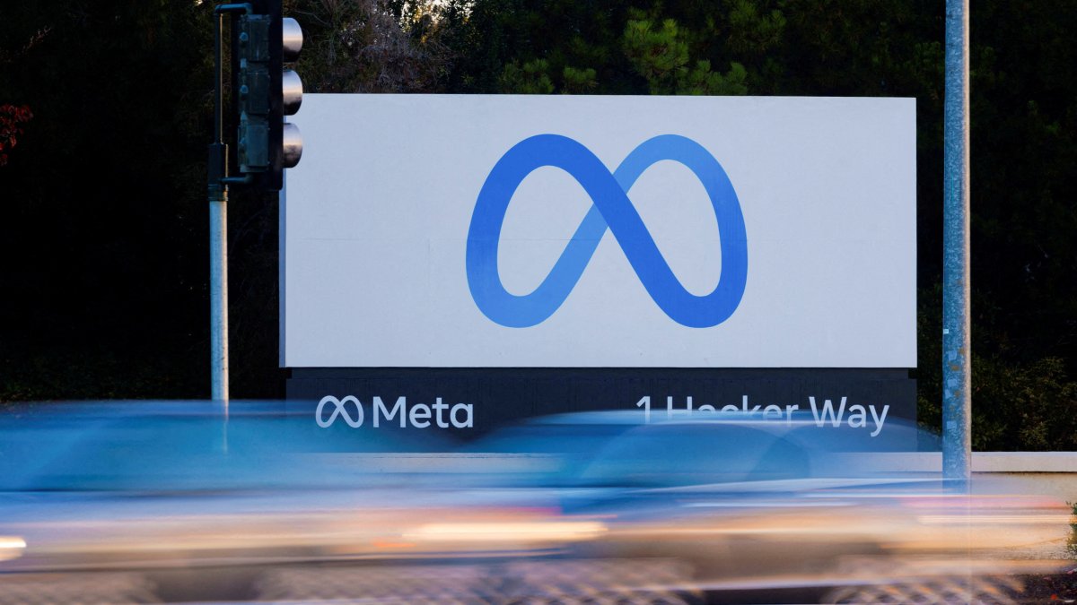 A Meta sign outside the headquarters of Facebook parent company Meta Platforms Inc., Mountain View, California, U.S. Nov. 9, 2022. (Reuters Photo)