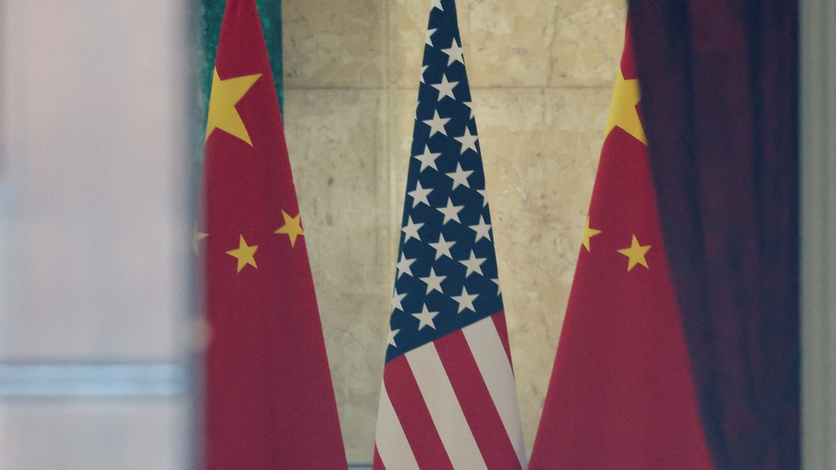 U.S. and Chinese flags at Lancaster House on the second day scheduled for trade talks between the U.S. and China, London, Britain, June 10, 2025. (Reuters Photo)