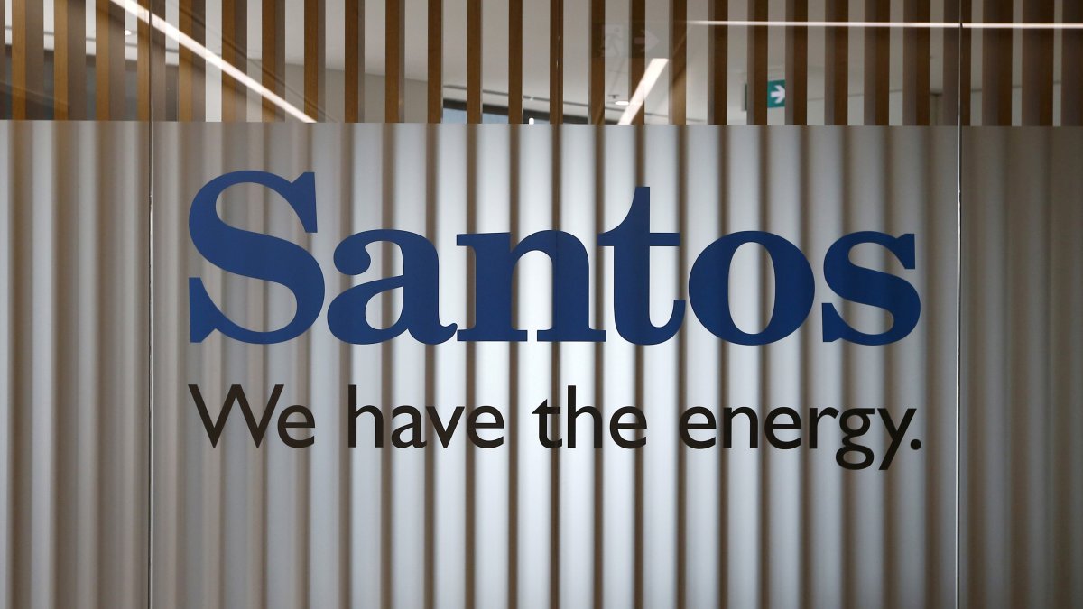 The logo of Australian oil and gas producer Santos Ltd is pictured at their Sydney office, Australia, Feb. 15, 2016. (Reuters Photo)