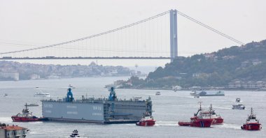 A Russian floating dock is towed by tugboats through the Bosporus to the Black Sea, Istanbul, Türkiye, Sept. 18, 2024. (Reuters Photo)