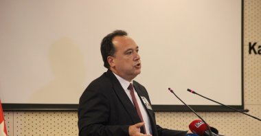 Newly elected mayor Besim Dutlulu addresses the municipal assembly in Manisa, western Türkiye, Jun. 16, 2025. (İHA Photo)