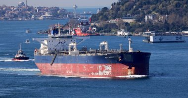 A crude oil tanker transits the Bosporus, Istanbul, Türkiye, April 4, 2024. (Reuters Photo)