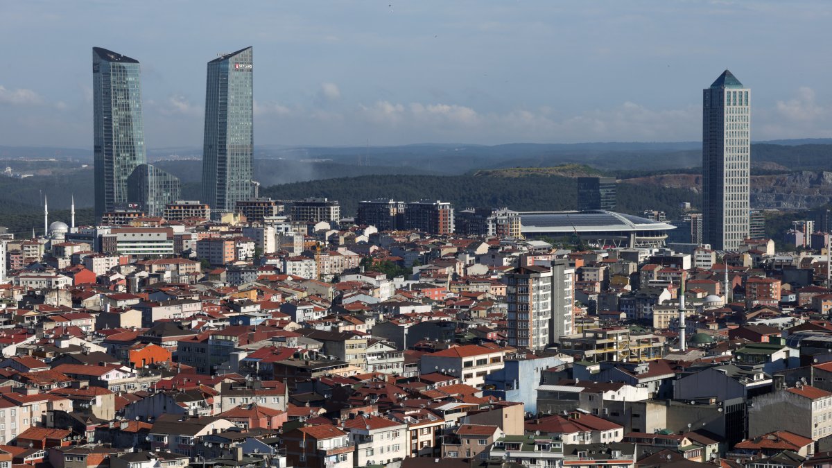 Türkiye sees foreign direct investment jump 13% in January-April