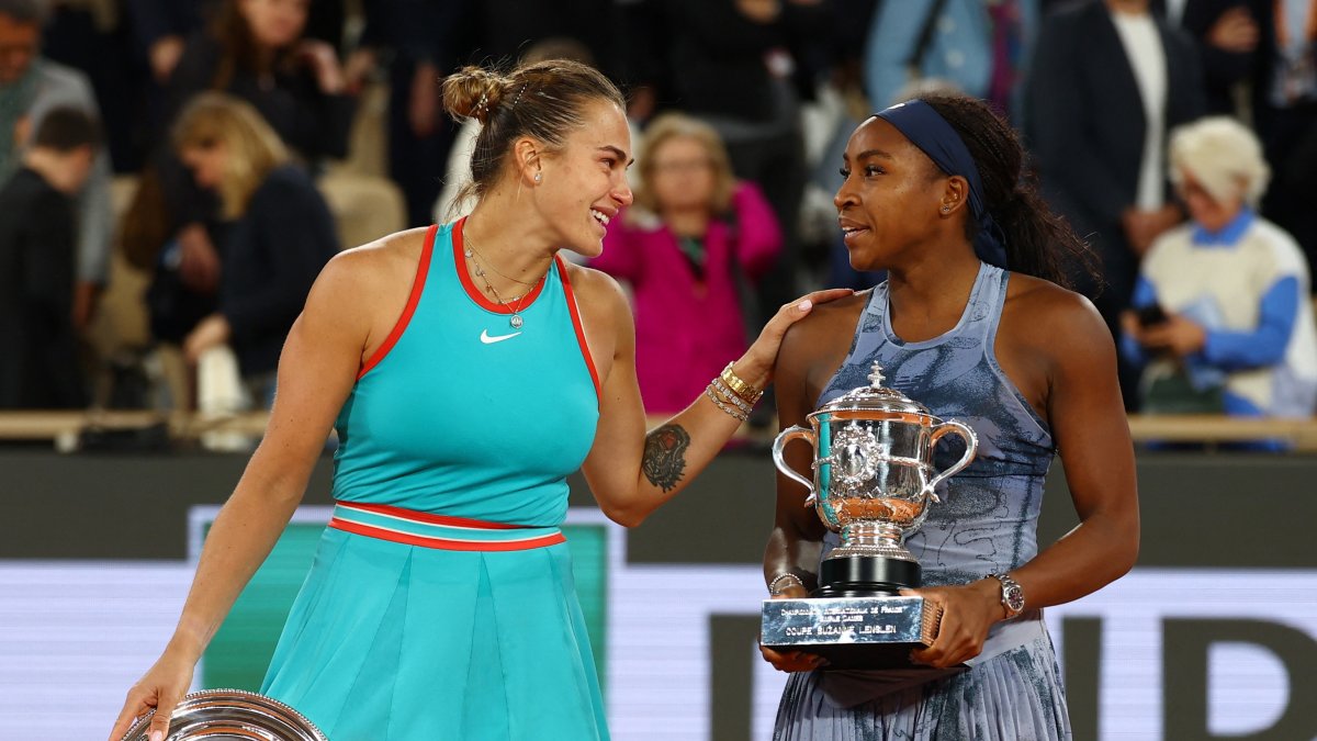 Sabalenka makes amends to Gauff after French Open final flair