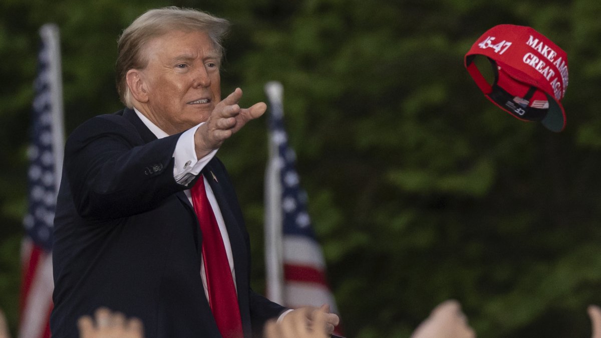 Trump faces MAGA music with Israel dragging US into another war