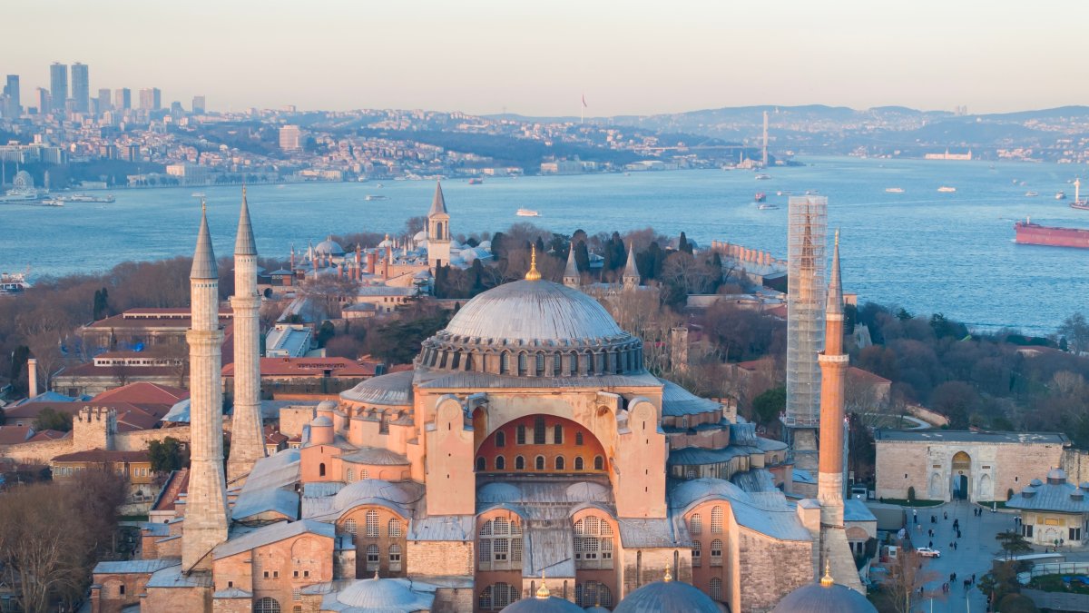 Drone footage captures the iconic Hagia Sophia Grand Mosque standing prominently at the heart of Istanbul, Türkiye. (Shutterstock Photo)