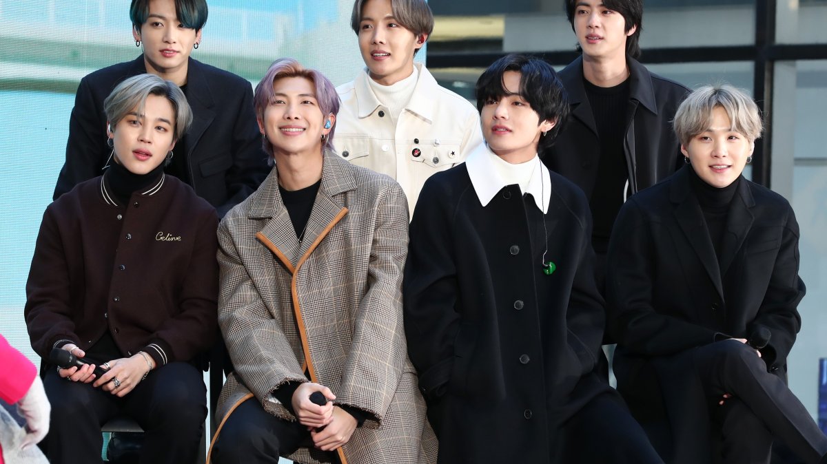 (L-R) Jimin, Jungkook, RM, J-Hope, V, Jin and Suga of the K-pop boy band BTS visit the &quot;Today&quot; Show at Rockefeller Plaza, New York City, U.S., Feb. 21, 2020. (Getty Images)