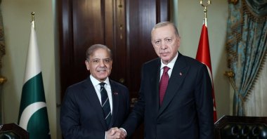 President Recep Tayyip Erdoğan shakes hands with Pakistan&#039;s Prime Minister Shehbaz Sharif before their meeting in Istanbul, Türkiye, May 25, 2025. (Reuters Photo)
