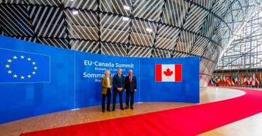 European Commission President Ursula von der Leyen (L), Canadian Prime Minister Mark Carney and European Council President Antonio Costa pose during the 20th EU-Canada summit, Brussels, Belgium, June 23, 2025. (AFP Photo)