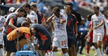 Bayern players take a cooling break during the Club World Cup Group C match against Benfica, Charlotte, U.S., June 24, 2025. (AP Photo)