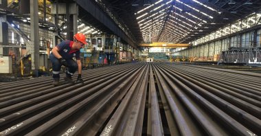 A worker at an iron and steel factory in Kardemir, Karabük, northern Turkey, Oct. 21, 2020. (IHA File Photo)