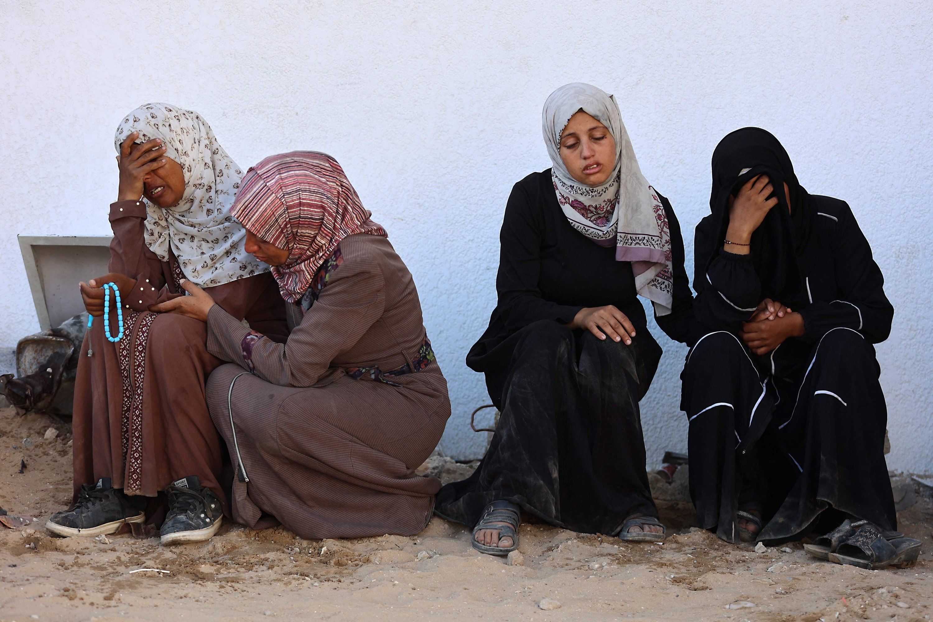 Israeli army's fresh Gaza attacks kill 35 Palestinians, injure dozens