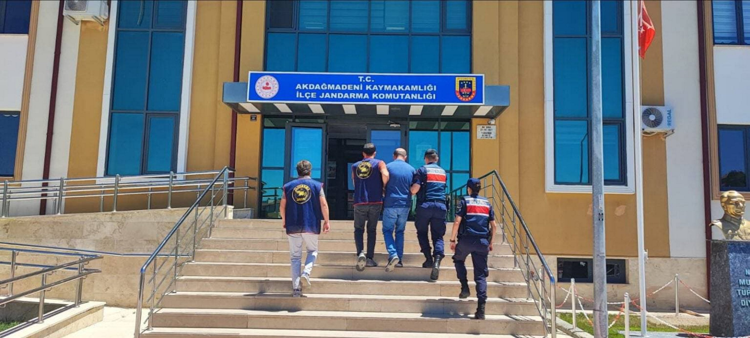Turkish nationwide ops net 361 suspected FETÖ infiltrators