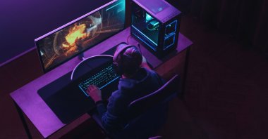 &quot;Mobile games accounted for 54% of the sector’s revenue, generating $375 million as young Turks increasingly turn to smartphones and tablets for entertainment.&quot; (Shutterstock Photo)