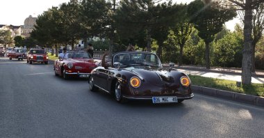 Classic car enthusiasts participate in the festival in Ürgüp, Nevşehir, central Türkiye, June 28, 2025. (AA Photo)