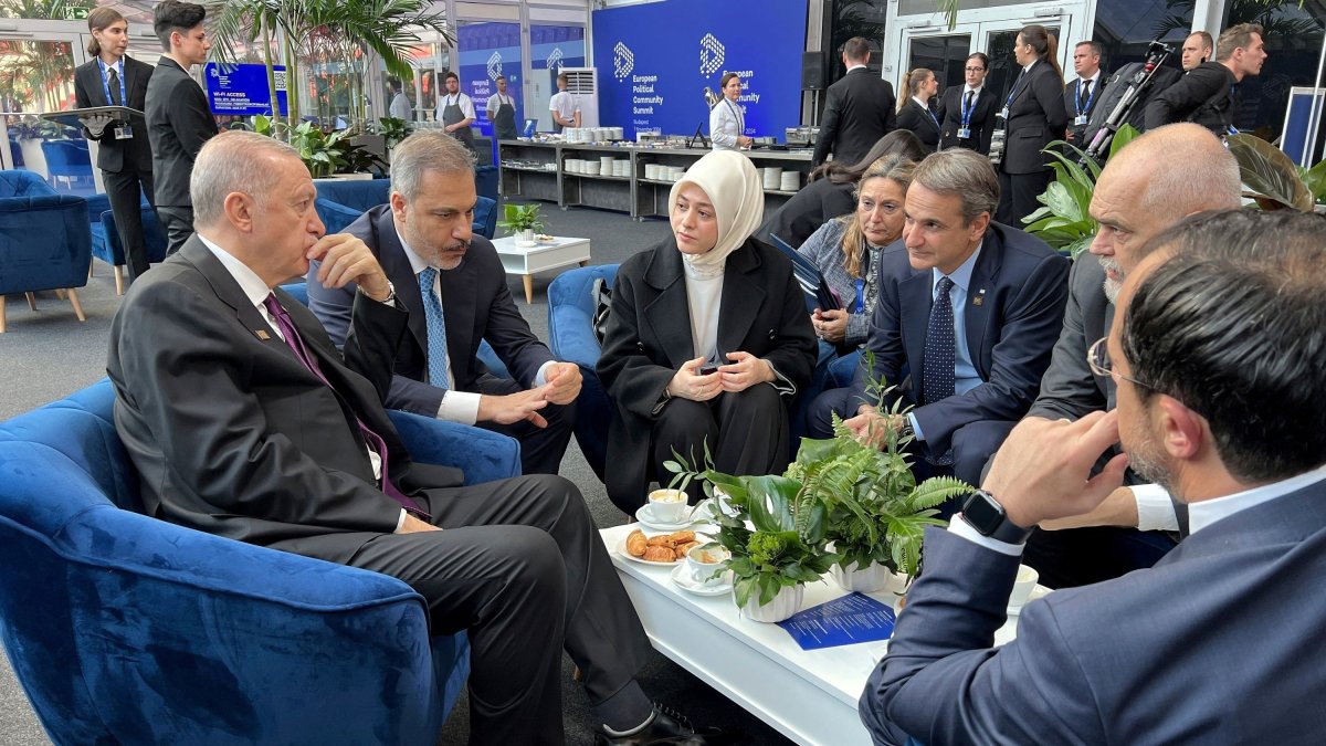 President Recep Tayyip Erdoğan attends a meeting with leaders, including Greek Cypriot administration head Nikos Christodoulides (far right), Budapest, Hungary, Nov. 7, 2024. (Reuters Photo)